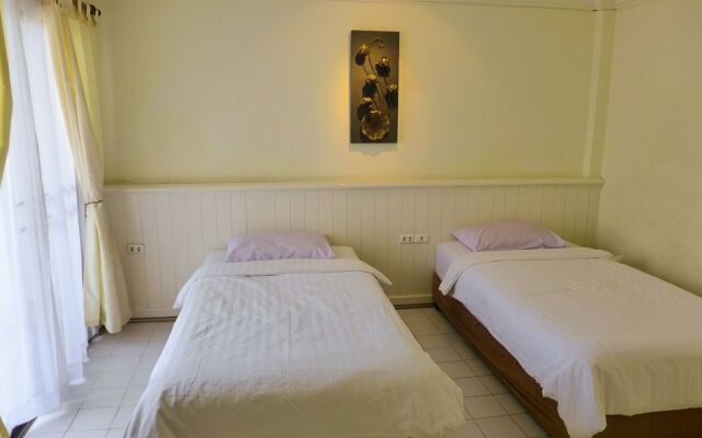 Peace Pool Boutique Hostel