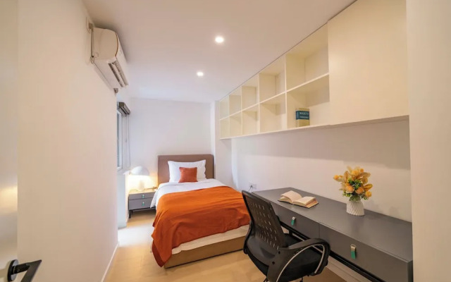 Tyms Bright 2BR 1BA Apt Xuhui Center