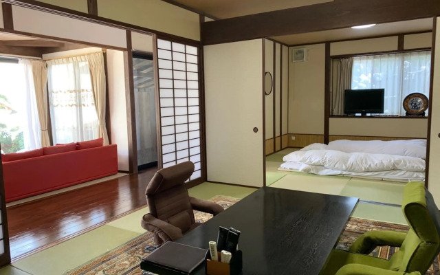 Yufuin Sanso Waremokou