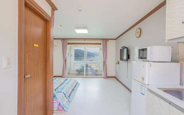 Geoje Flora Pension