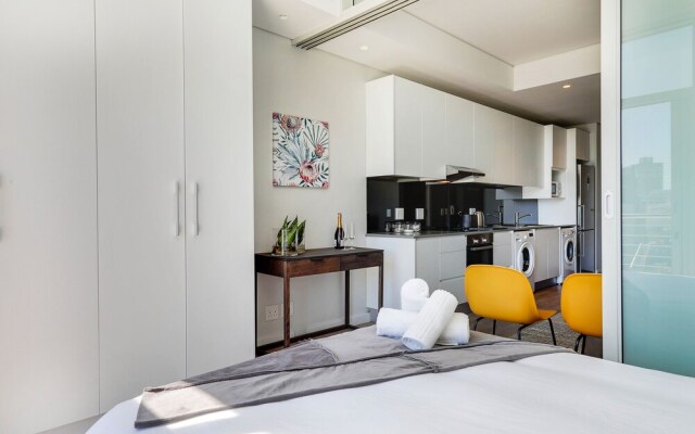 Panoramic Sentinel Apartment 707