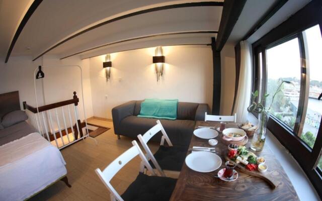 Fanus Suites Karaky