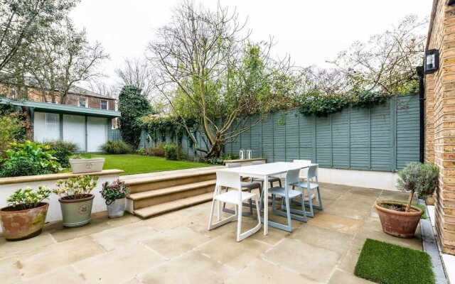 Fantastic 4 Bed House in Iconic Camden