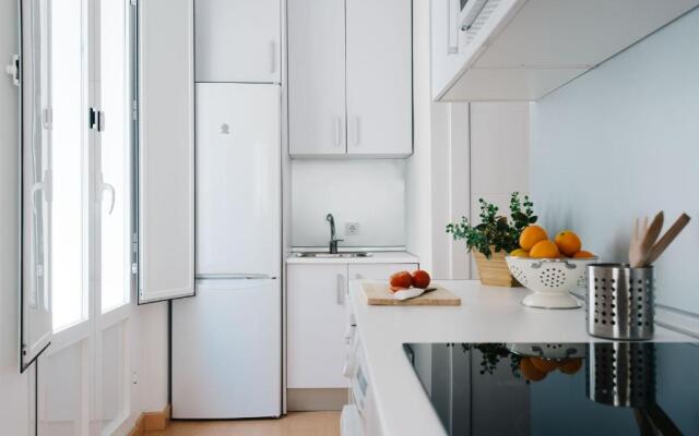 Hostly Acetres 2A-Penthouse in City Center-Fibre-Parking Opt