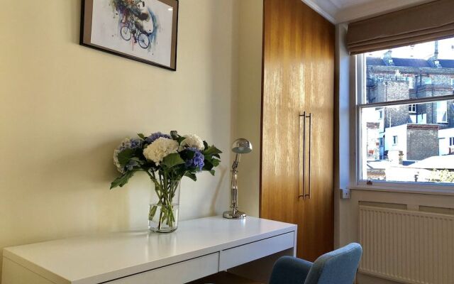 Buckingham Palace View Apartment