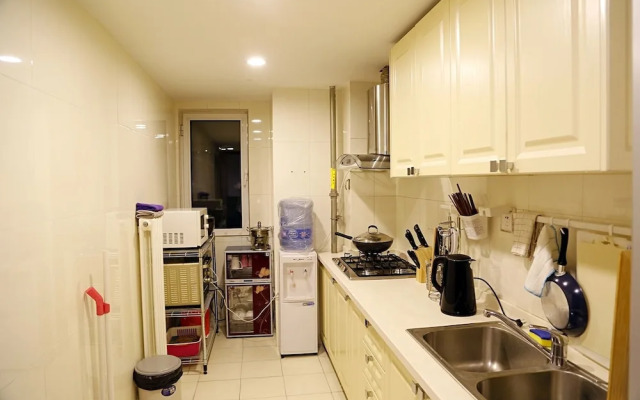 Beijing Sanlitun 2-Bedroom Spacious Apartment