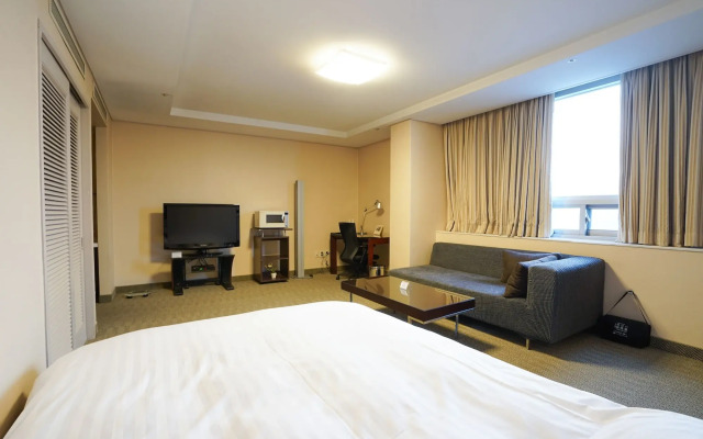 Gumi Century Hotel