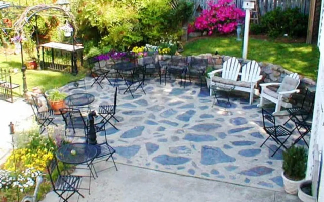 Fuquay Mineral Spring Inn & Garden