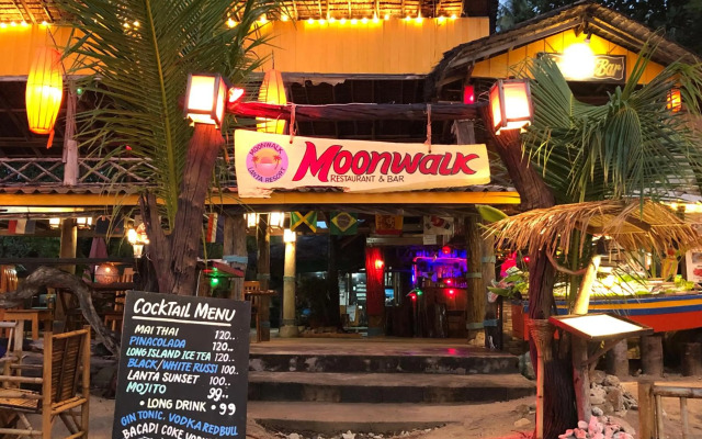 Moonwalk Lanta Resort