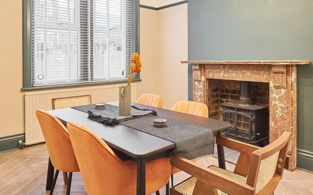 Host Stay Kittiwake House