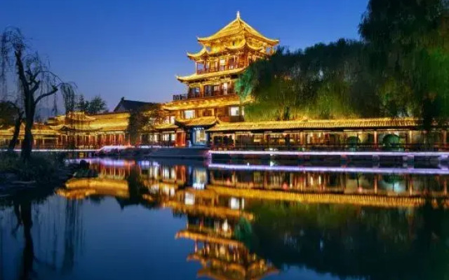Huajiadi • Runkai Holiday Hotel (Taierzhuang Ancient City Scenic Area)