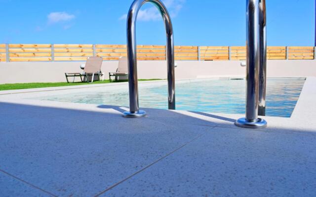 Balos Residence private pool Seafront Seaview