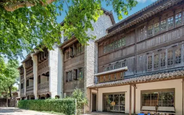Yanguan Chaolezhicheng Shuishi Hotel