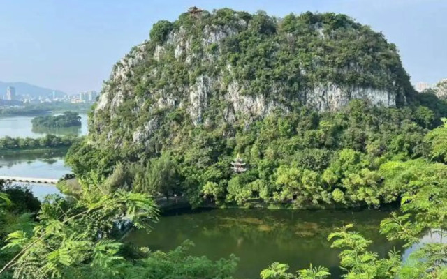 Zhaoqing Xingyi Hotel
