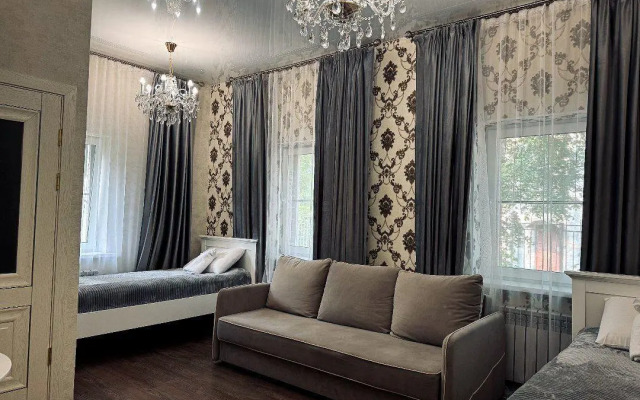 Уманский дом Семь Башен