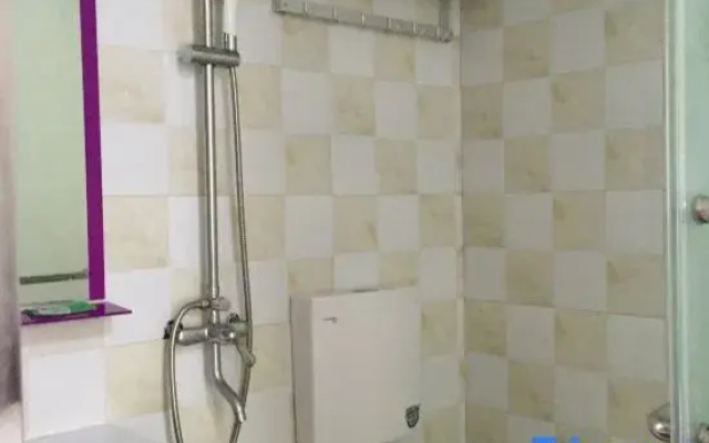 Nanbu County Dongfanghong Business Hotel