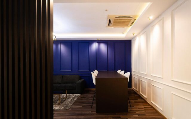 Victoria Hotel, a NuVe Group Collection