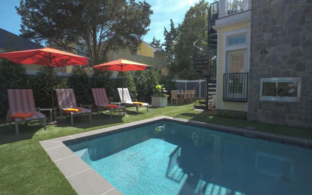 ST Lawrence Street 12