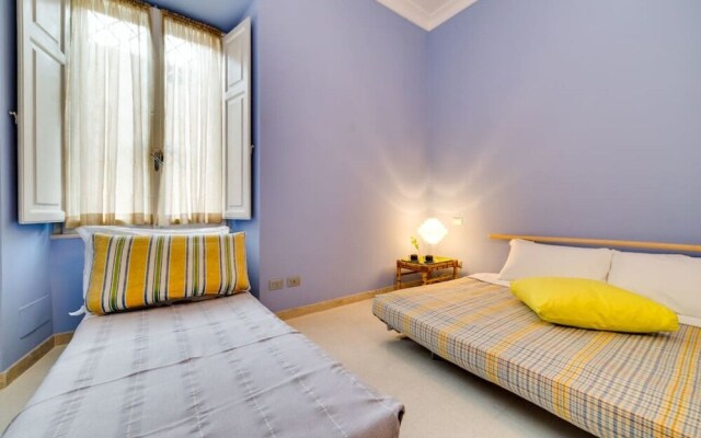 Nice & Colorful 1bed Flat - up to 5 Guests!