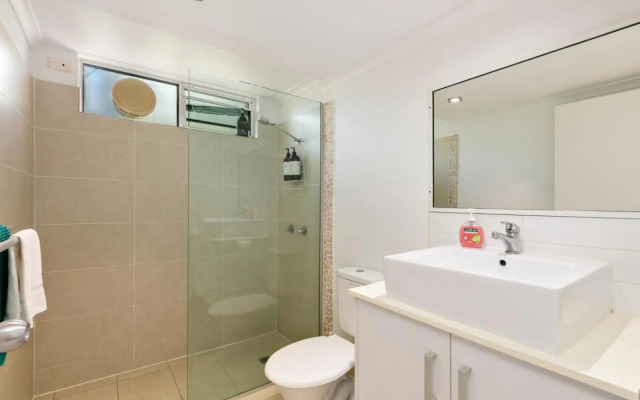 Reef Gateway Apartments