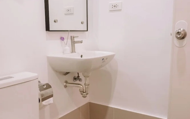 Stylish 1BR City Apartment