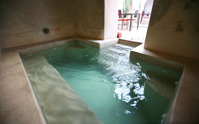 Riad O2