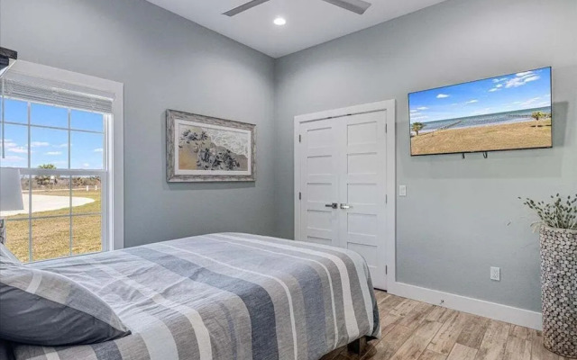 Tranquil Waters 8 Bedroom Home