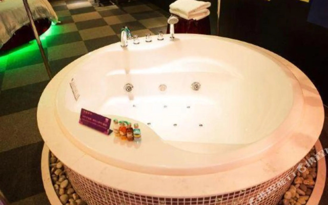 Rose Lover Hotel