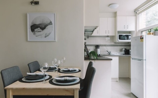 Cosy Melbourne Apartment Close To CBD