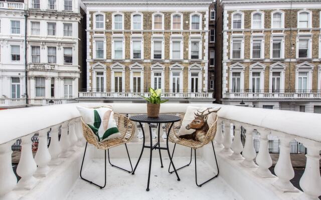The Lexham Gardens Escape - Central 2BDR with Balcony