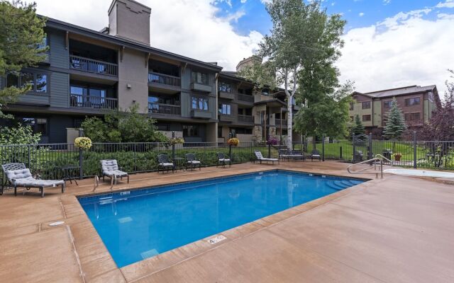 Phoenix 108 4 Bedroom Townhouse by RedAwning