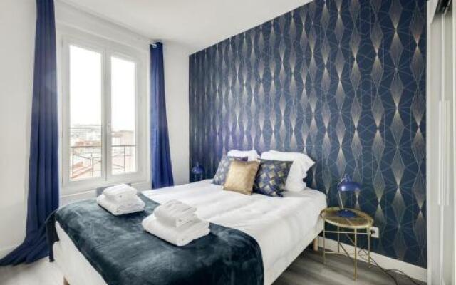806 Suite Magic Beautiful APT Door of Paris