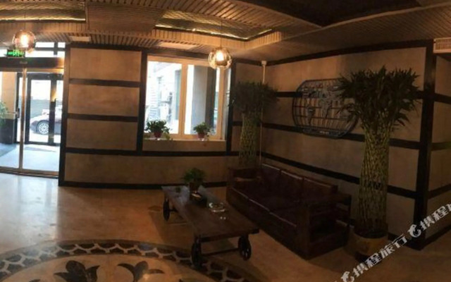 Yimei 28° Fengshang Hotel (Hebei University First Central Hospital East Branch)