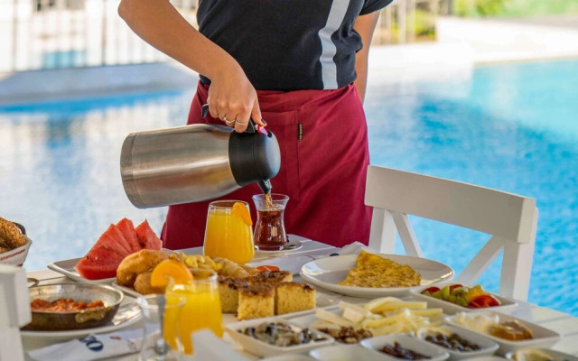Uras Beach Hotel