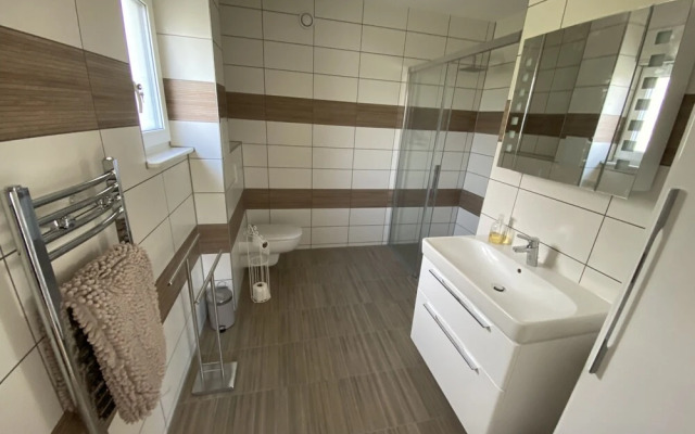 Remarkable 4-bed House in St Minver, Rock