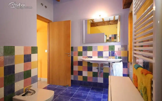 107565 House In Outes