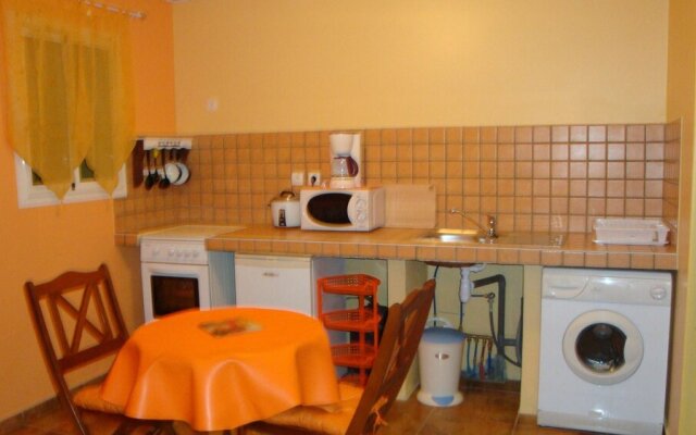 House With one Bedroom in Saint-paul, With Wonderful sea View, Enclose