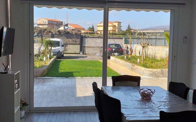 Lovely Bungalow In Belpasso With Garden