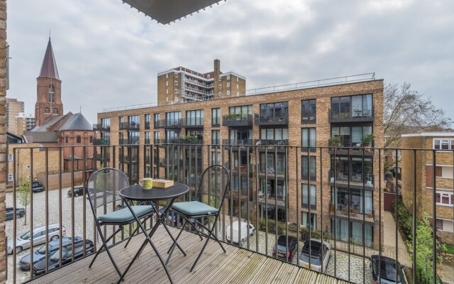 Elegant Battersea Park Home by the Thames