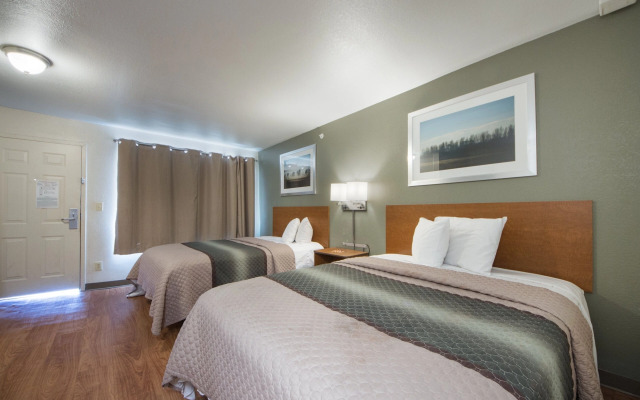 HomeTowne Studios by Red Roof Dallas - Irving