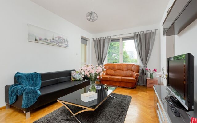 Krypska Apartment Warsaw by Renters