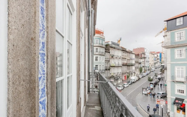 Nada04 · Studio Apartment With Balcony Next to Ribeira