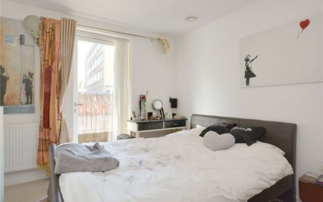 2 Bedroom Flat in Greenwich