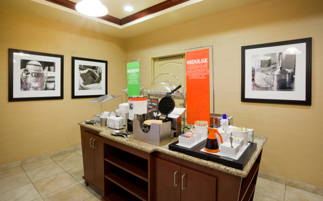 Hampton Inn Fairmont