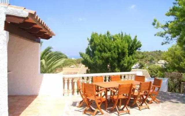 Apartment with pool, mountain views, in Javea