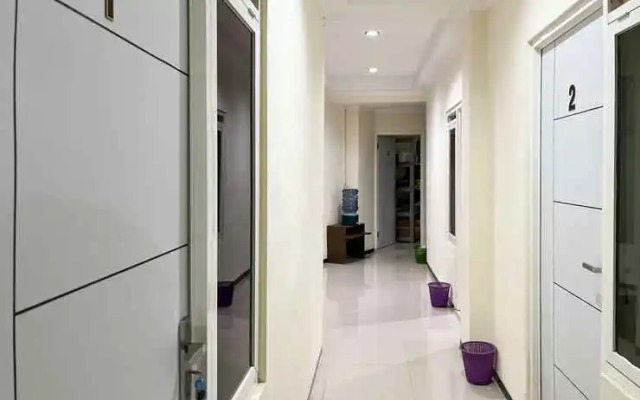 RedDoorz Syariah Nanna Homestay Near Dino Park