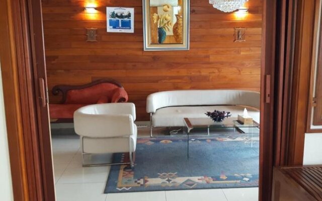Hotel Barmoi