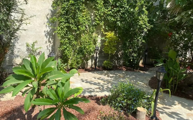 Flor Guest House