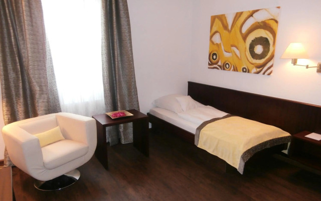 Central Hotel