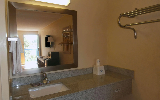 Americas Best Value Inn Tucker